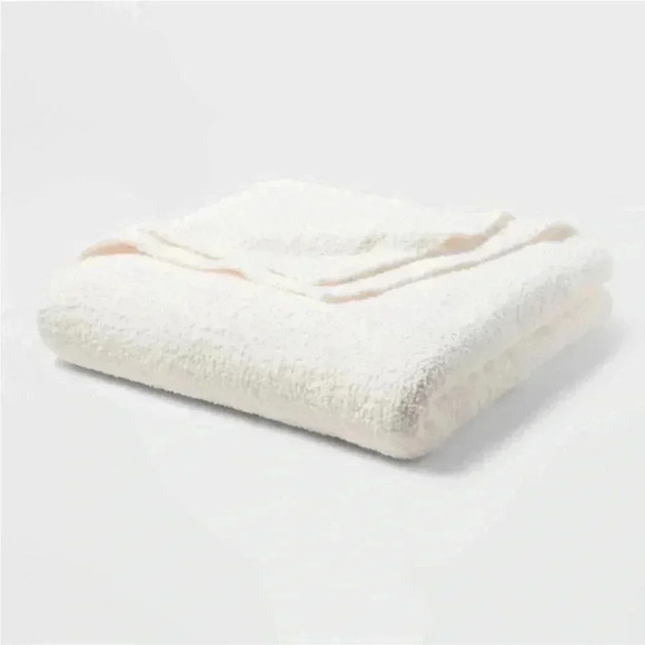 NWT Twin/Twin XL Cozy Chenille Bed Blanket
White - Threshold - Picture 1 of 6